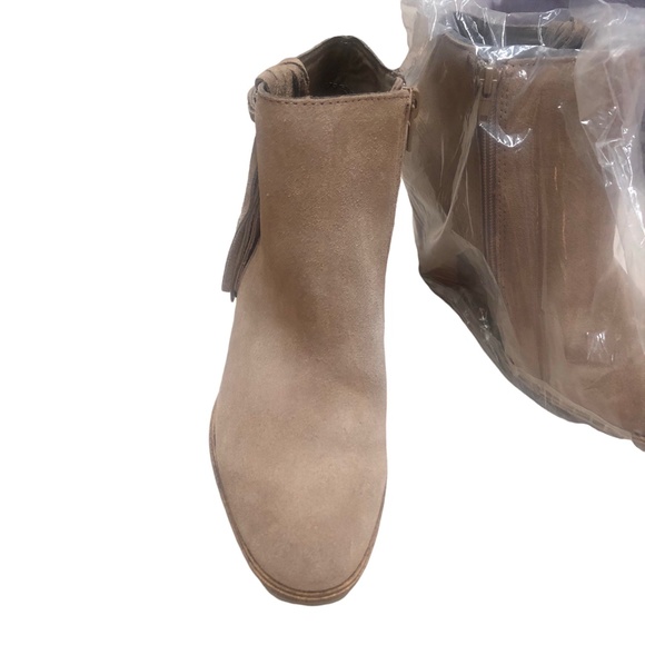 NEW Dolce Vita Beige Suede Ankle Boots with Tassel 7.5 - Picture 2 of 9